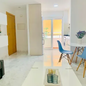 Homely Parras Con Terraza Interior Y Parking Privado Bajo Suplemento Appartement Málaga